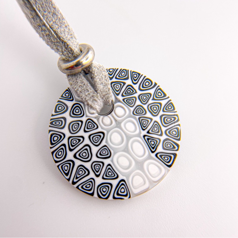 Antica Murrina Millefiori Unique Blue and White Glass Necklace on Suede Rope - Picture 5 of 5